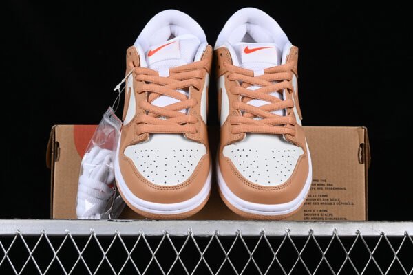 DUNK LOW PRO ISO SB LIGHT COGNAC_LIGHT COGNAC_WHITE