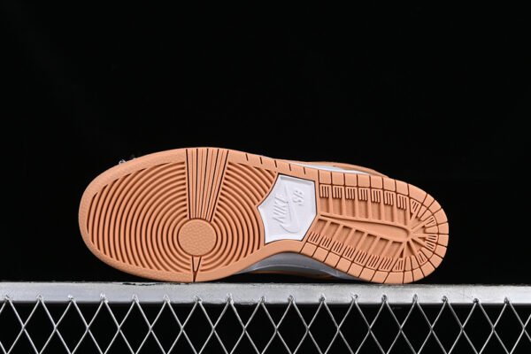 DUNK LOW PRO ISO SB LIGHT COGNAC_LIGHT COGNAC_WHITE