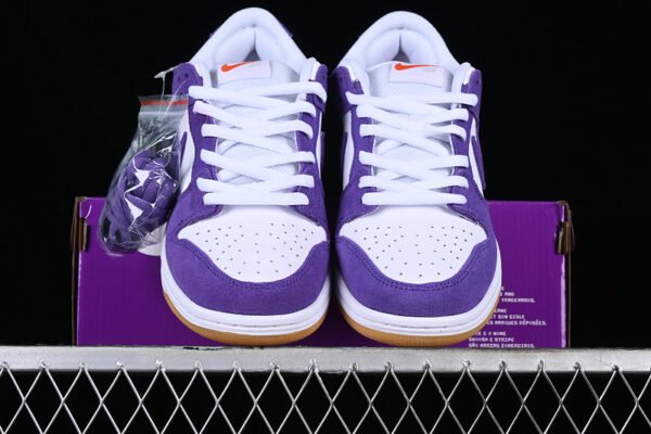 DUNK LOW SB COURT PURPLE_COURT PURPLE_WHITE_GUM LIGHT BROWN