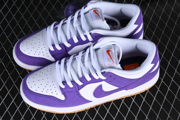 DUNK LOW SB COURT PURPLE_COURT PURPLE_WHITE_GUM LIGHT BROWN