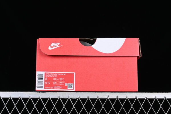 DUNK LOW GOLD SWOOSH PHANTOM_METALLIC GOLD_SANDDRIFT_SAIL