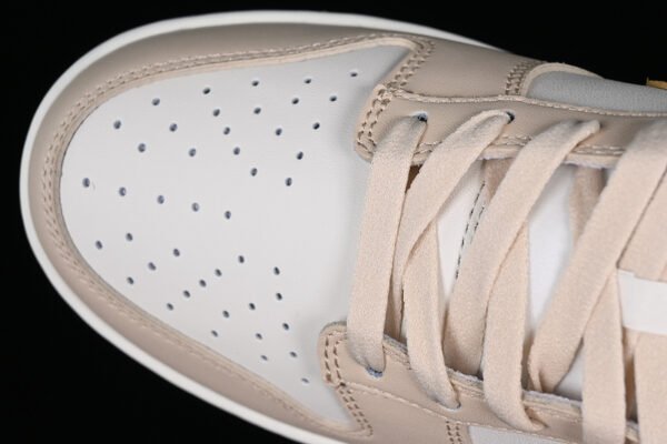 DUNK LOW GOLD SWOOSH PHANTOM_METALLIC GOLD_SANDDRIFT_SAIL