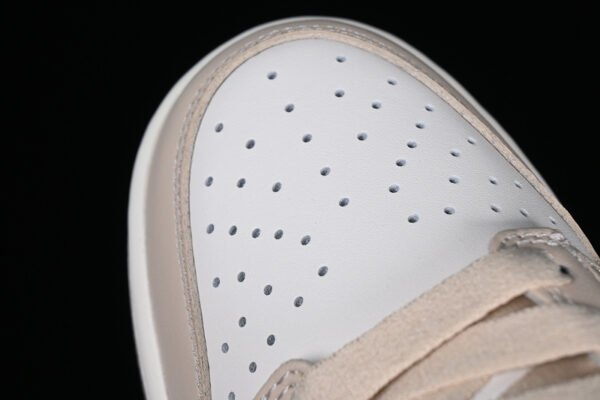 DUNK LOW GOLD SWOOSH PHANTOM_METALLIC GOLD_SANDDRIFT_SAIL