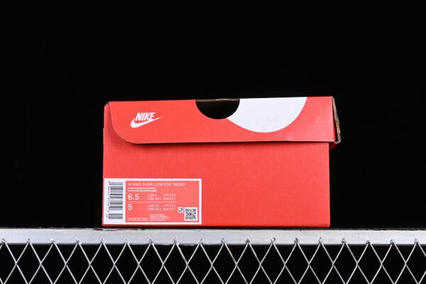 DUNK LOW GOLD SWOOSH PHANTOM_METALLIC GOLD_SANDDRIFT_SAIL