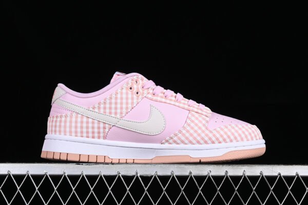 DUNK LOW PINK GINGHAM PEARL PINK_PINK OXFORD_SUMMIT WHITE