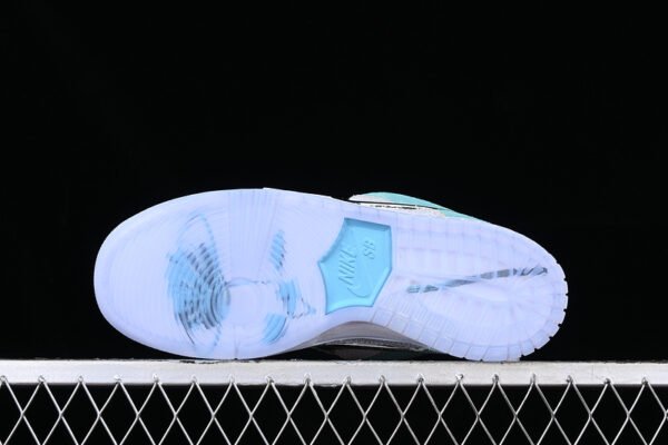 APRIL SKATEBOARDS X DUNK LOW SB TURBO GREEN_METALLIC SILVER_TURBO GREEN