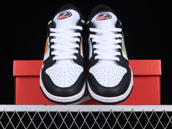 DUNK LOW LUNAR NEW YEAR SB BLACK_WHITE_GREEN_ORANGE