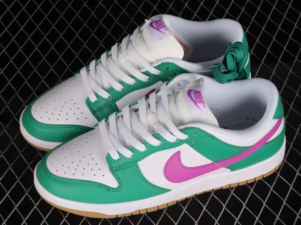 DUNK LOW JOKER WHITE_WHITE_STADIUM GREEN_FUCHSIA DREAM