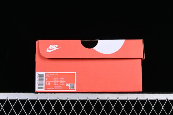 DUNK LOW NEEDLEWORK SAIL_TAWNY_METALLIC SILVER_PHOTON DUST