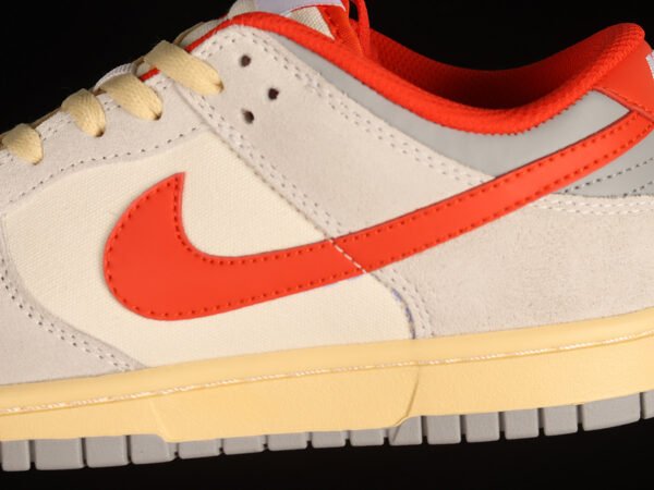 DUNK LOW ATHLETIC DEPARTMENT SAIL_PHOTON DUST_LIGHT SMOKE GREY_PICANTE RED