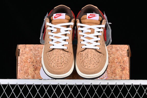 CLOT X DUNK LOW SP CORK NATURAL_FLAX_COCONUT MILK_BAROQUE BROWN