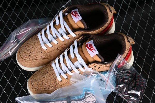 CLOT X DUNK LOW SP CORK NATURAL_FLAX_COCONUT MILK_BAROQUE BROWN
