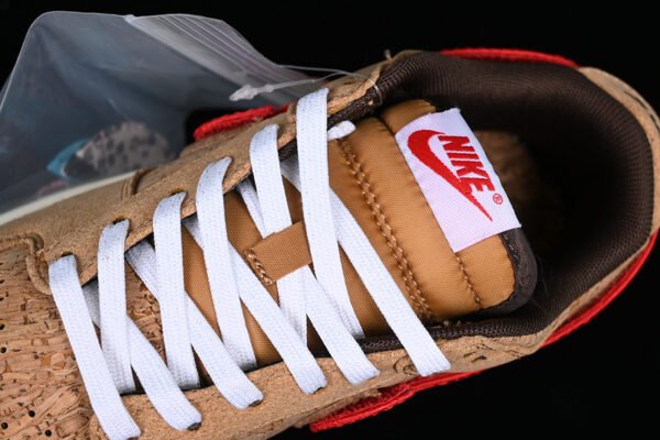 CLOT X DUNK LOW SP CORK NATURAL_FLAX_COCONUT MILK_BAROQUE BROWN