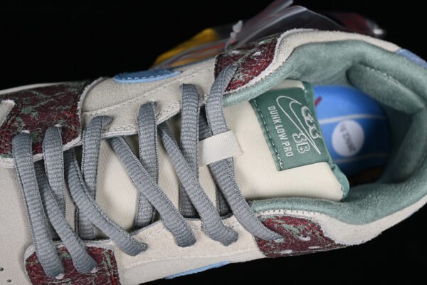 CRENSHAW SKATE CLUB X DUNK LOW SB SAIL_LIGHT BLUE_CEDAR