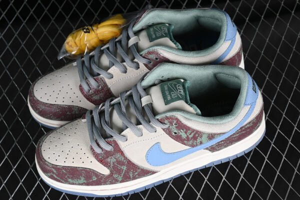 CRENSHAW SKATE CLUB X DUNK LOW SB SAIL_LIGHT BLUE_CEDAR
