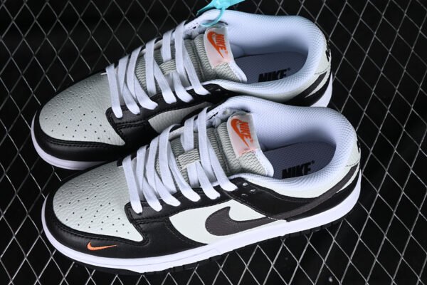 DUNK LOW MINI SWOOSH BLACK_WHITE_TOTAL ORANGE