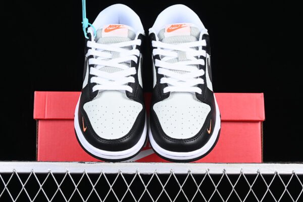 DUNK LOW MINI SWOOSH BLACK_WHITE_TOTAL ORANGE