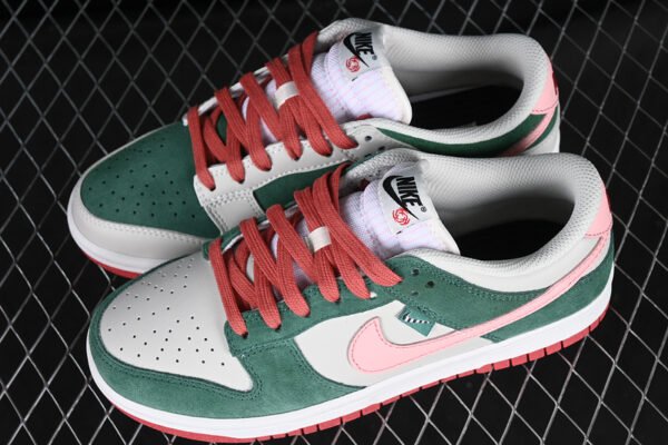 DUNK LOW ALL PETALS UNITED LIGHT BONE_SAIL_FIR GREEN_SAKURA PINK