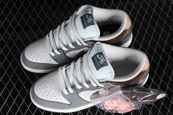 YUTO HORIGOME X DUNK LOW SB WHITE_GREY_GREEN_RED