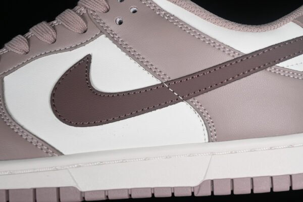 DUNK LOW SB DIFFUSED TAUPE SAIL_PLUM ECLIPSE_DIFFUSED TAUPE