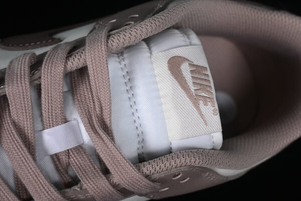 DUNK LOW SB DIFFUSED TAUPE SAIL_PLUM ECLIPSE_DIFFUSED TAUPE