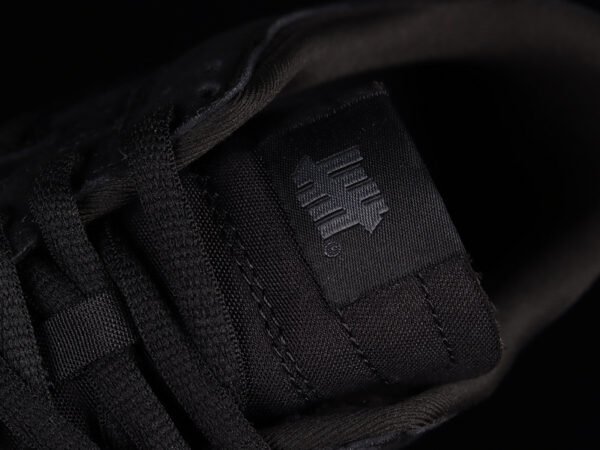 UNDEFEATED SB DUNK LOW BLACK_BLACK_BLACK