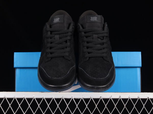 UNDEFEATED SB DUNK LOW BLACK_BLACK_BLACK