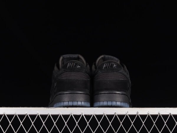 UNDEFEATED SB DUNK LOW BLACK_BLACK_BLACK