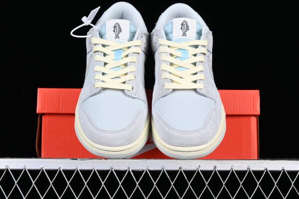 DUNK LOW SB GONE FISHING PHOTON DUST_LIGHT SILVER_ALABASTER_OCEAN BLISS_BLACK
