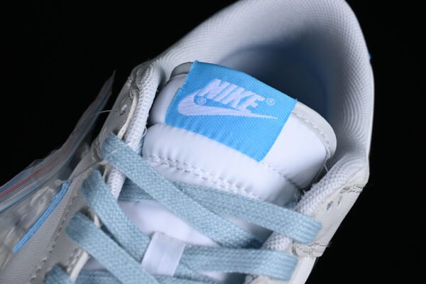 DUNK LOW SB 520 OCEAN BLISS_SUMMIT WHITE_OCEAN BLISS