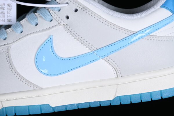 DUNK LOW SB 520 OCEAN BLISS_SUMMIT WHITE_OCEAN BLISS