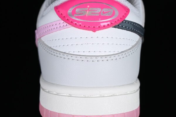 DUNK LOW SB 520 WHITE_GREY_PINK