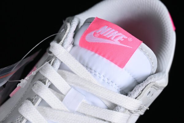 DUNK LOW SB 520 WHITE_GREY_PINK