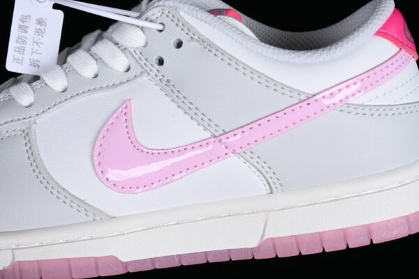 DUNK LOW SB 520 WHITE_GREY_PINK