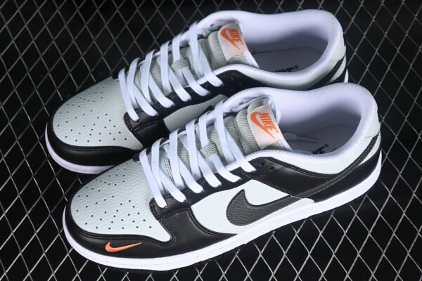 DUNK LOW MINI SWOOSH BLACK_WHITE_TOTAL ORANGE