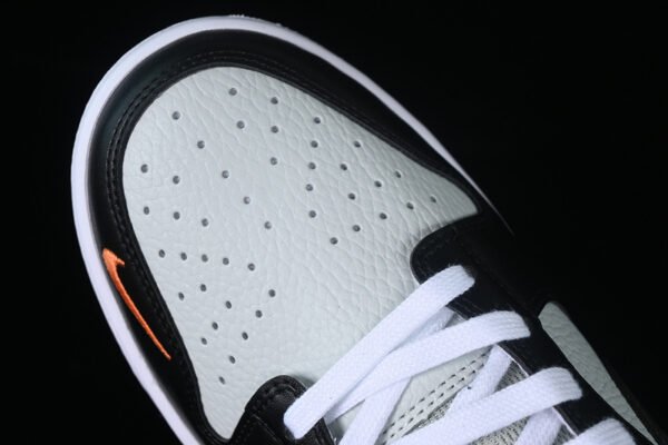 DUNK LOW MINI SWOOSH BLACK_WHITE_TOTAL ORANGE
