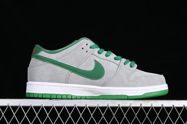 DUNK LOW PREMIUM SB MEDUSA MTT SLVR_CLSSC GRN-SL-VRSTY RD