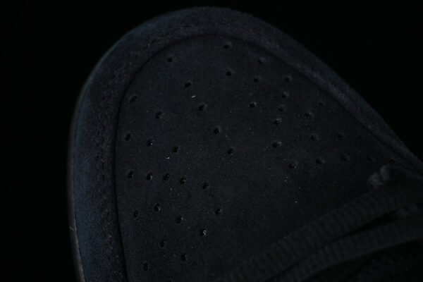 DUNK LOW PRO SB FOG BLACK_BLACK_BLACK_COOL GREY_GUM
