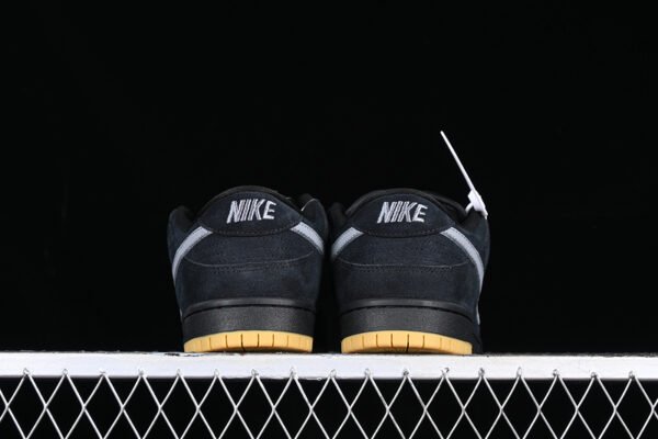 DUNK LOW PRO SB FOG BLACK_BLACK_BLACK_COOL GREY_GUM