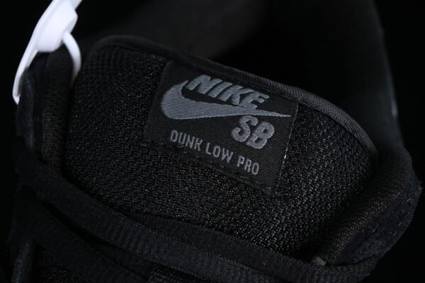 DUNK LOW PRO SB FOG BLACK_BLACK_BLACK_COOL GREY_GUM