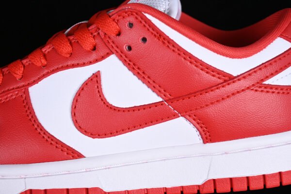 DUNK LOW RETRO SP ST JOHN S WHITE_UNIVERSITY RED