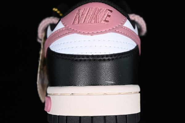 DUNK LOW SB BLACK_WHITE_PINK
