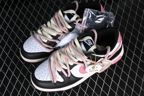 DUNK LOW SB BLACK_WHITE_PINK