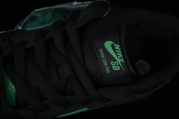 DUNK LOW PRO SB BLACK_PINE GREEN-WHITE