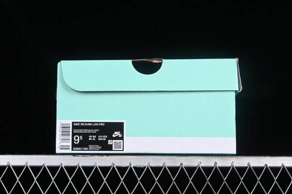 DUNK LOW PRO SB BLACK_PINE GREEN-WHITE