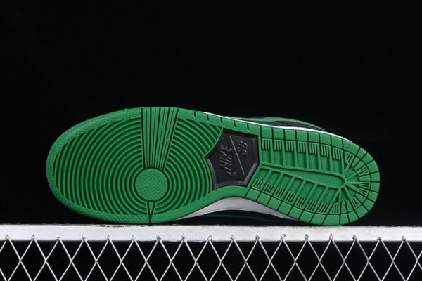DUNK LOW PRO SB BLACK_PINE GREEN-WHITE
