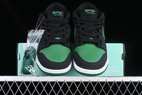 DUNK LOW PRO SB BLACK_PINE GREEN-WHITE