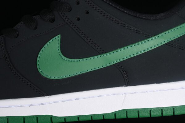 DUNK LOW PRO SB BLACK_PINE GREEN-WHITE