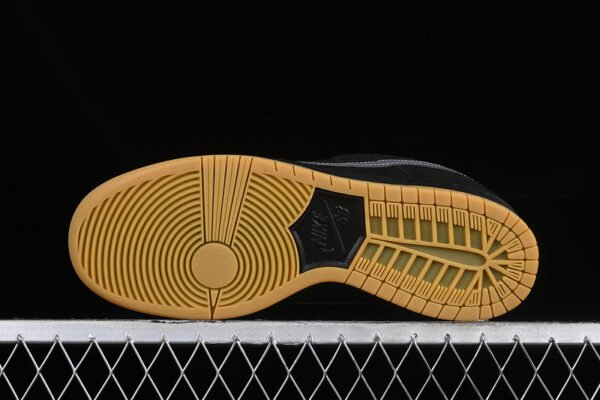DUNK LOW PRO SB FOG BLACK_BLACK_BLACK_COOL GREY_GUM