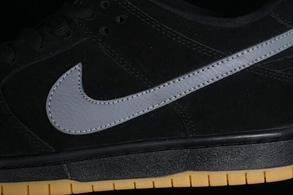 DUNK LOW PRO SB FOG BLACK_BLACK_BLACK_COOL GREY_GUM
